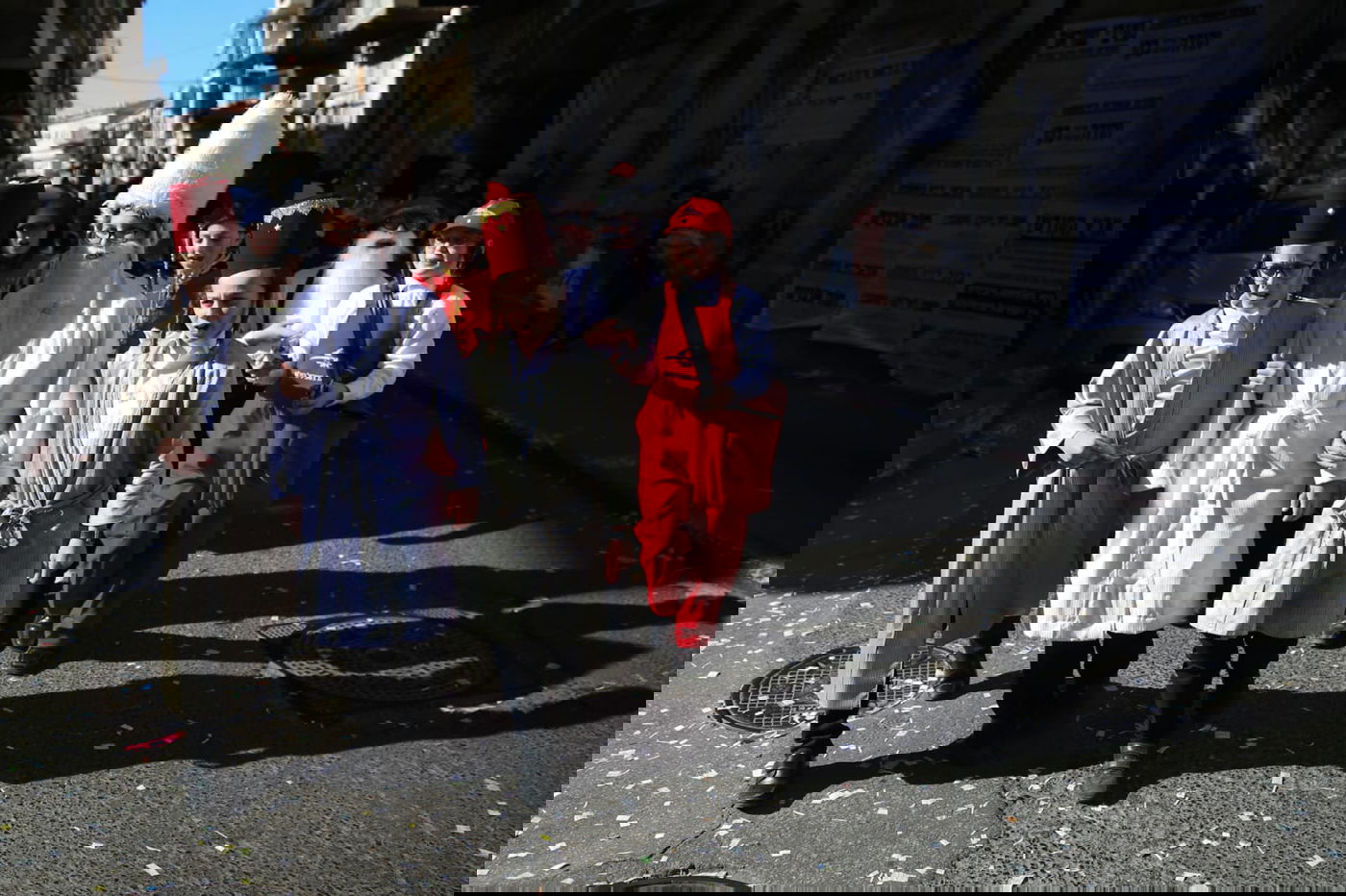 בסמטאות מאה שערים: הילדים חגגו "פורים רב"