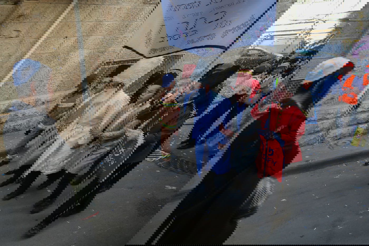 בסמטאות מאה שערים: הילדים חגגו "פורים רב"