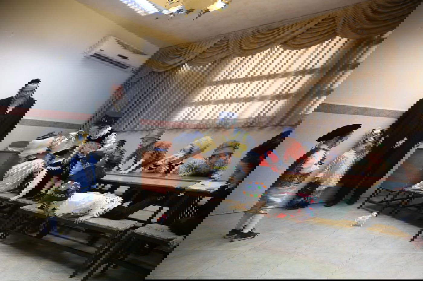 ילדי החיידרים התחפשו לכבוד פורים • גלריה