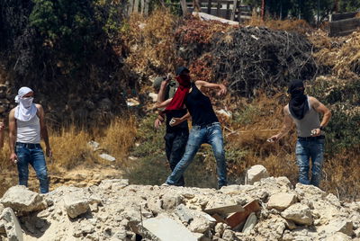 פורעים בהר חברון, ארכיון