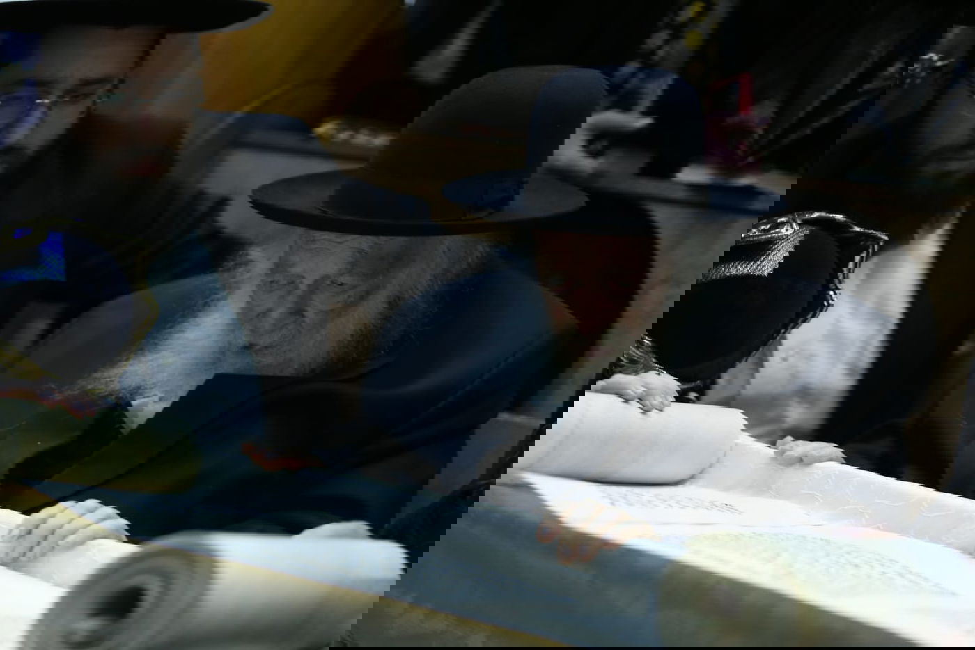 שר התורה קרא את מגילת אסתר • גלריה