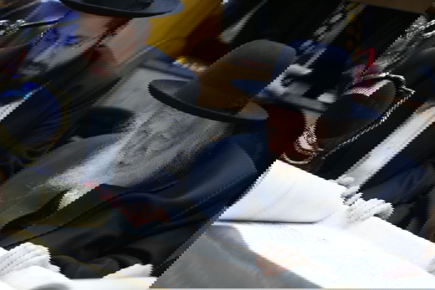 שר התורה קרא את מגילת אסתר • גלריה