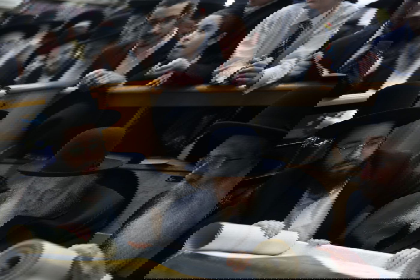 שר התורה קרא את מגילת אסתר • גלריה