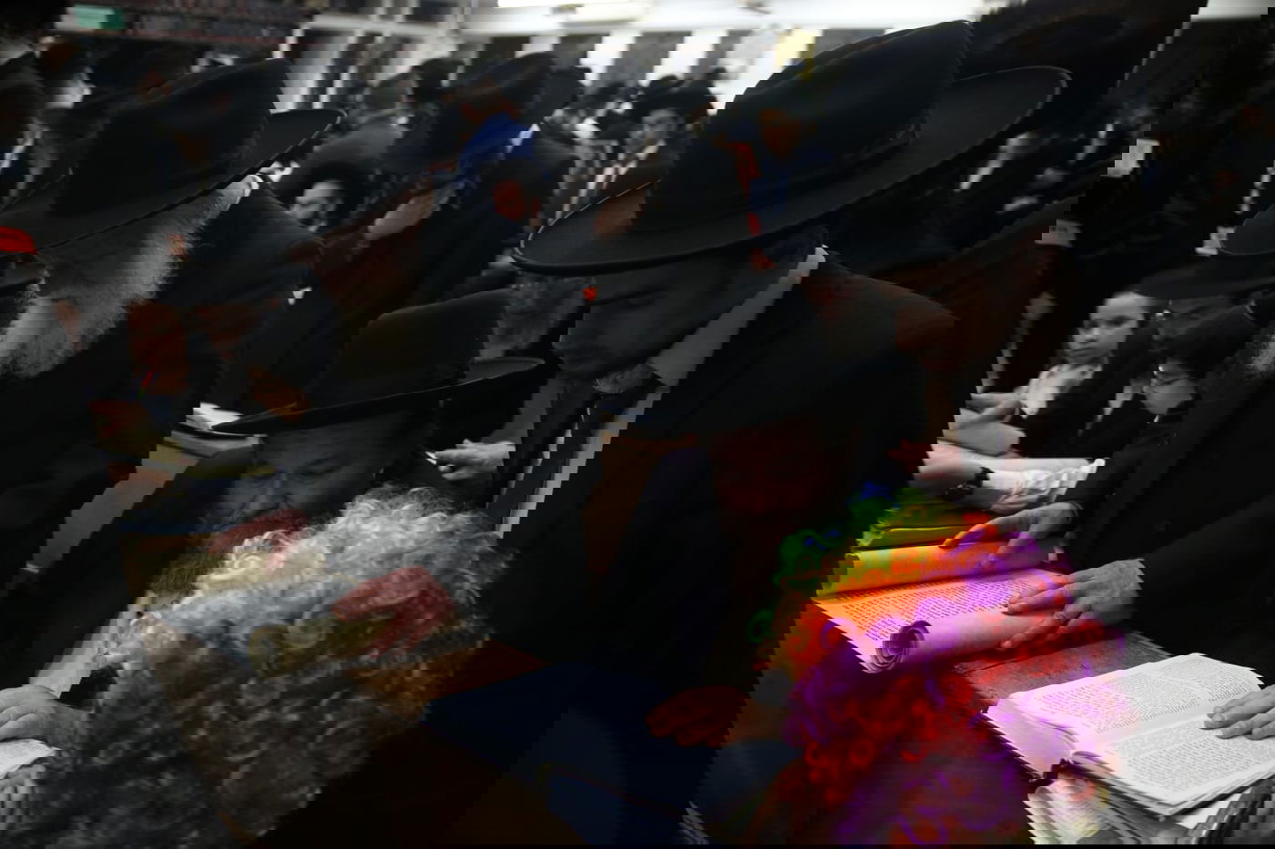 שר התורה קרא את מגילת אסתר • גלריה