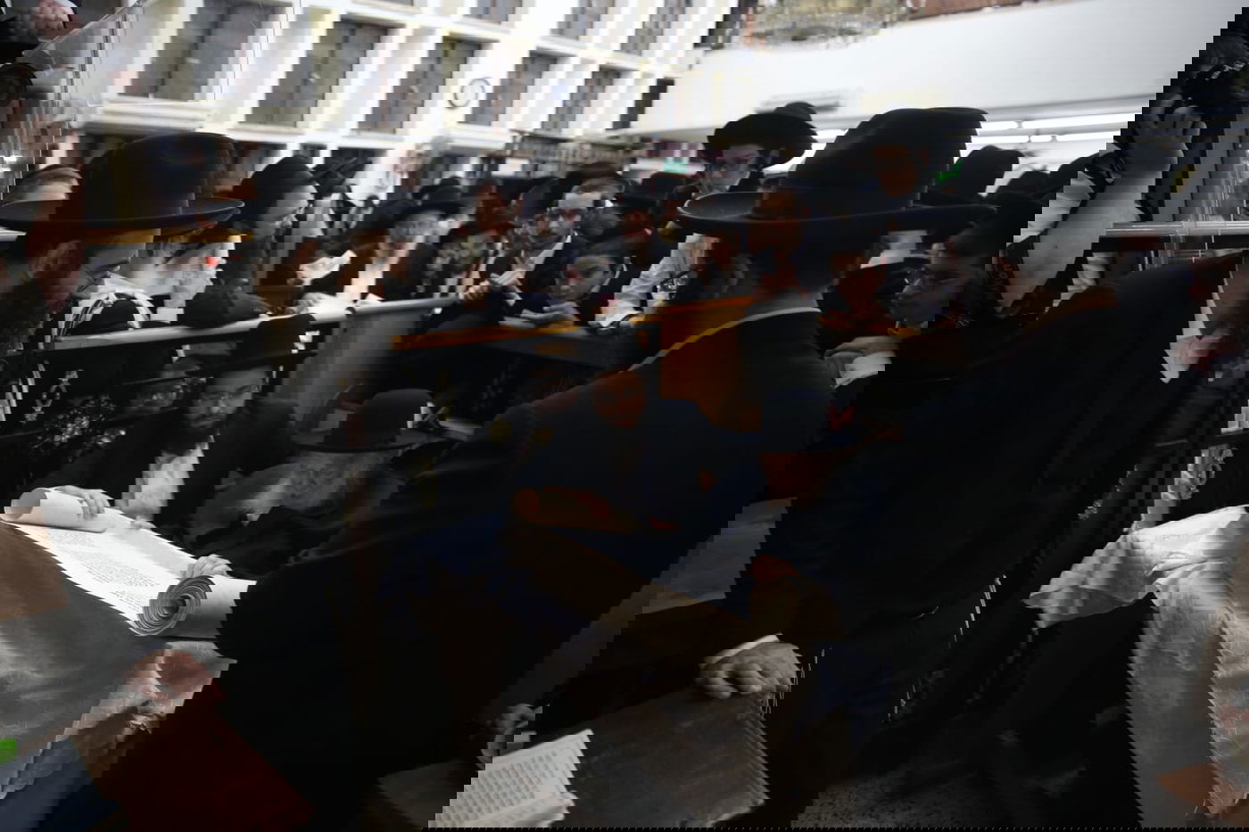 שר התורה קרא את מגילת אסתר • גלריה