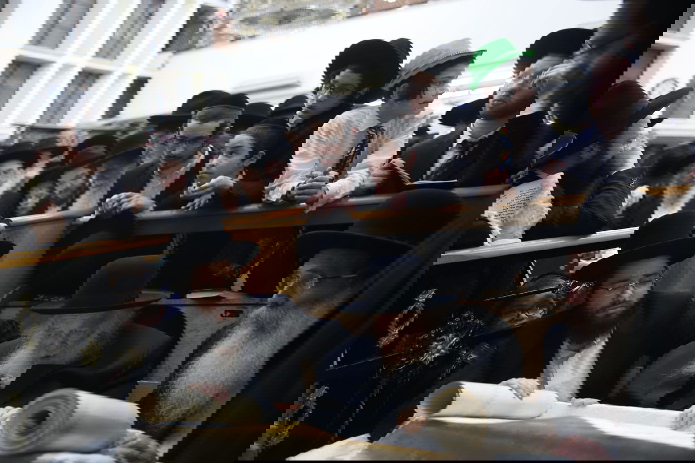 שר התורה קרא את מגילת אסתר • גלריה