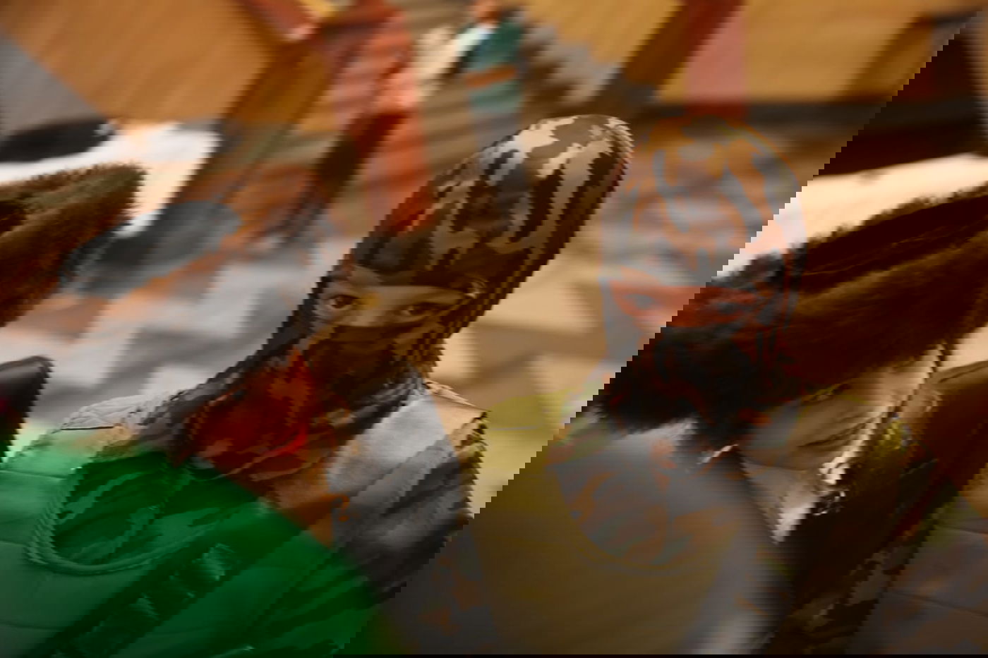 האדמו"ר מבעלזא בקריאת המגילה • תיעוד