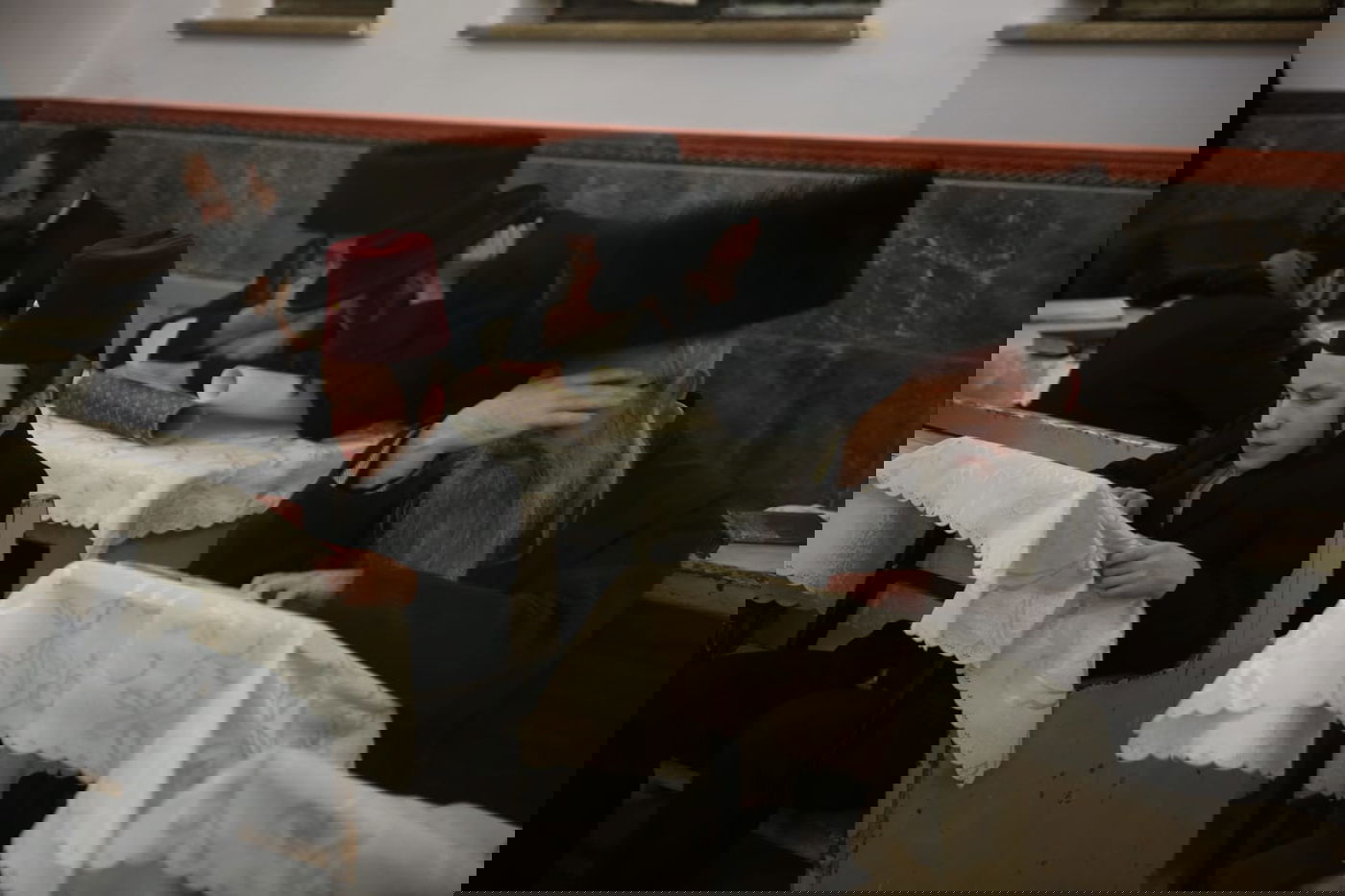 תיעוד: קריאת המגילה בשכונת מאה שערים