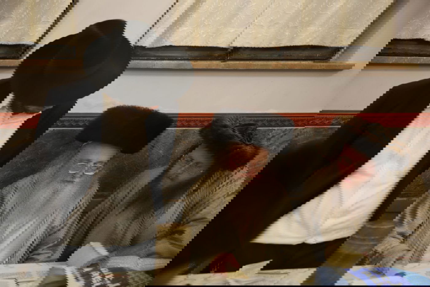 תיעוד: קריאת המגילה בשכונת מאה שערים