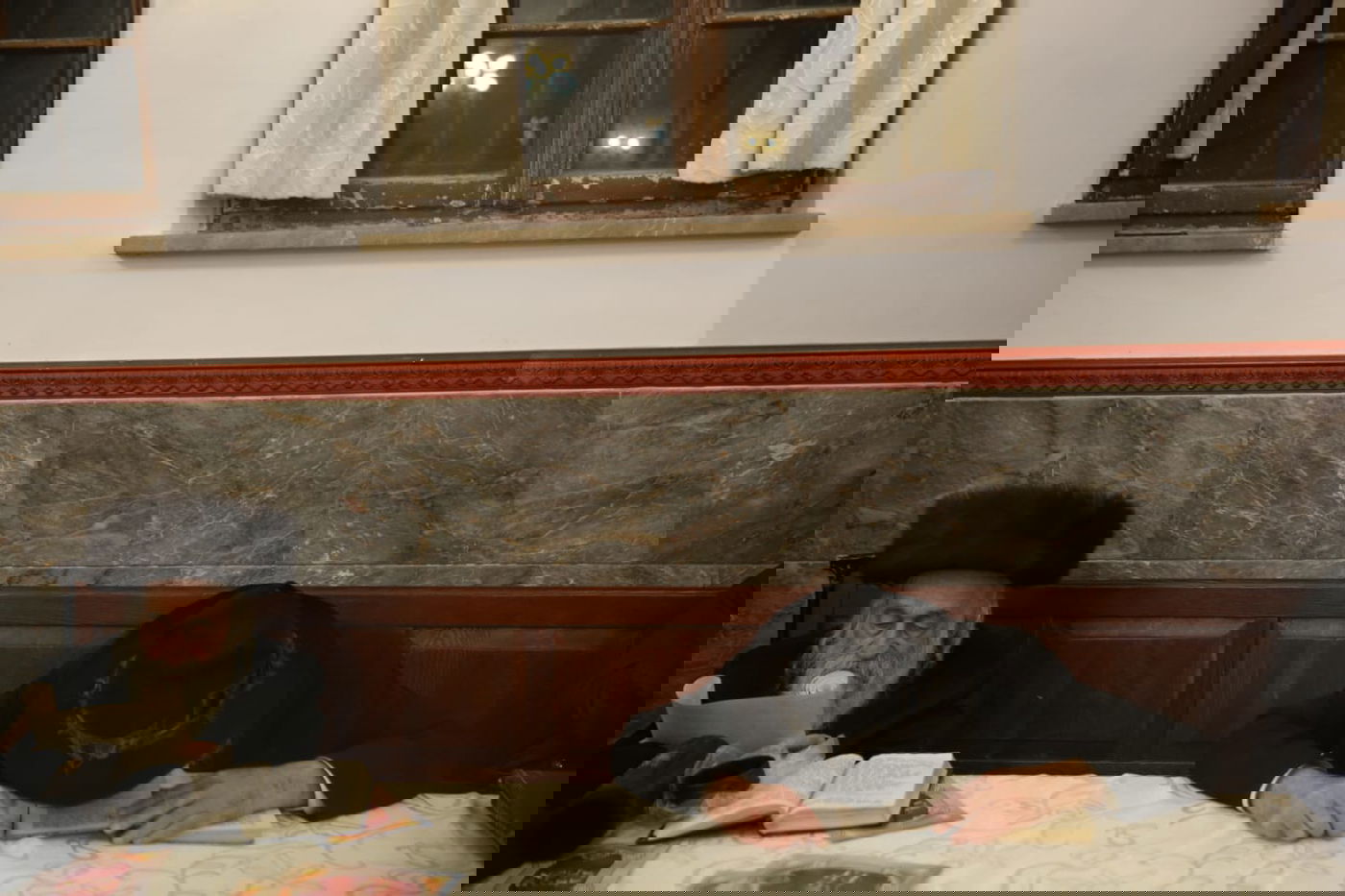 תיעוד: קריאת המגילה בשכונת מאה שערים