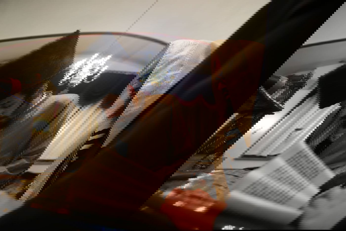 תיעוד: קריאת המגילה בשכונת מאה שערים