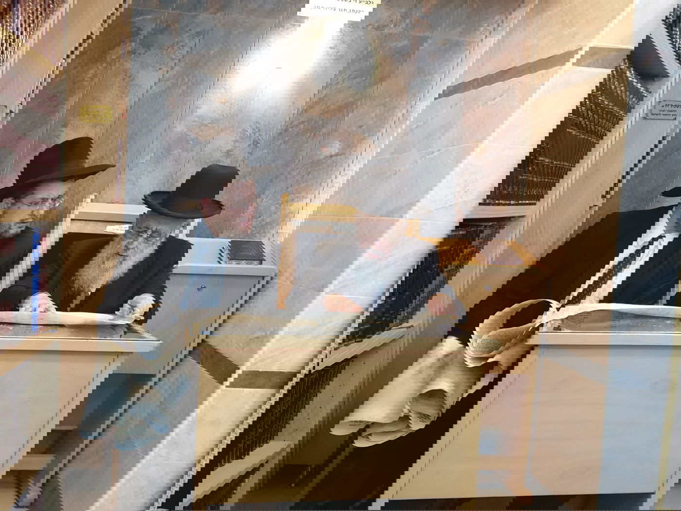 תיעוד: קריאת המגילה של הראשון לציון