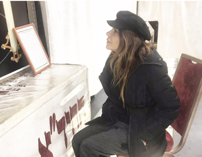 תיעוד: רינת גבאי בתפלה בציון החיד"א בי-ם