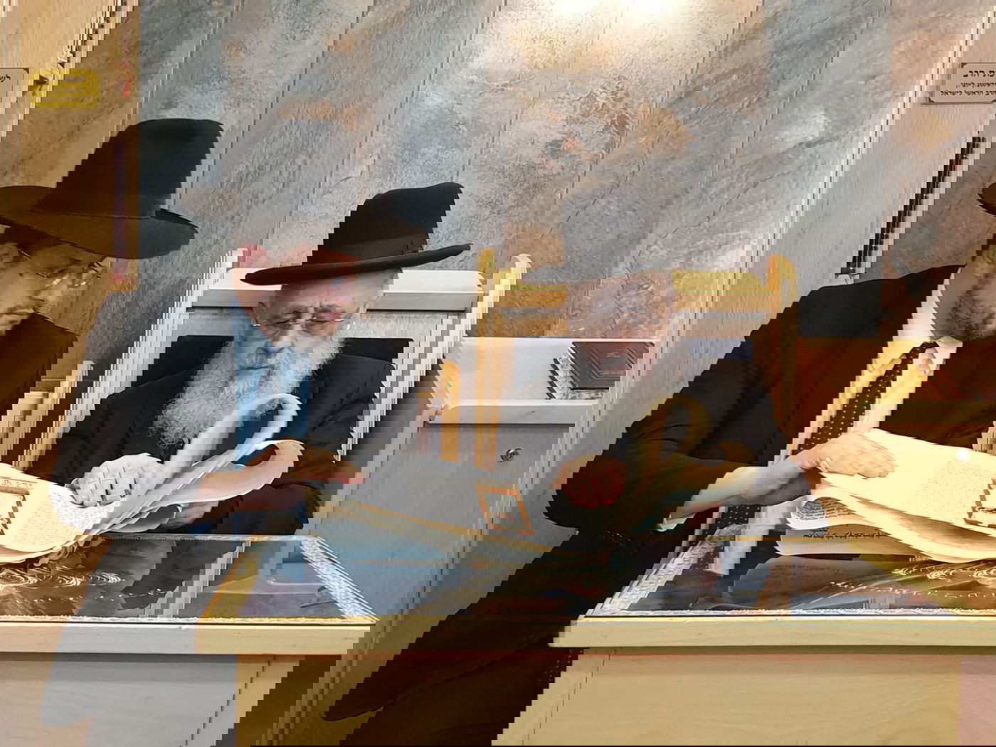 תיעוד: קריאת המגילה של הראשון לציון