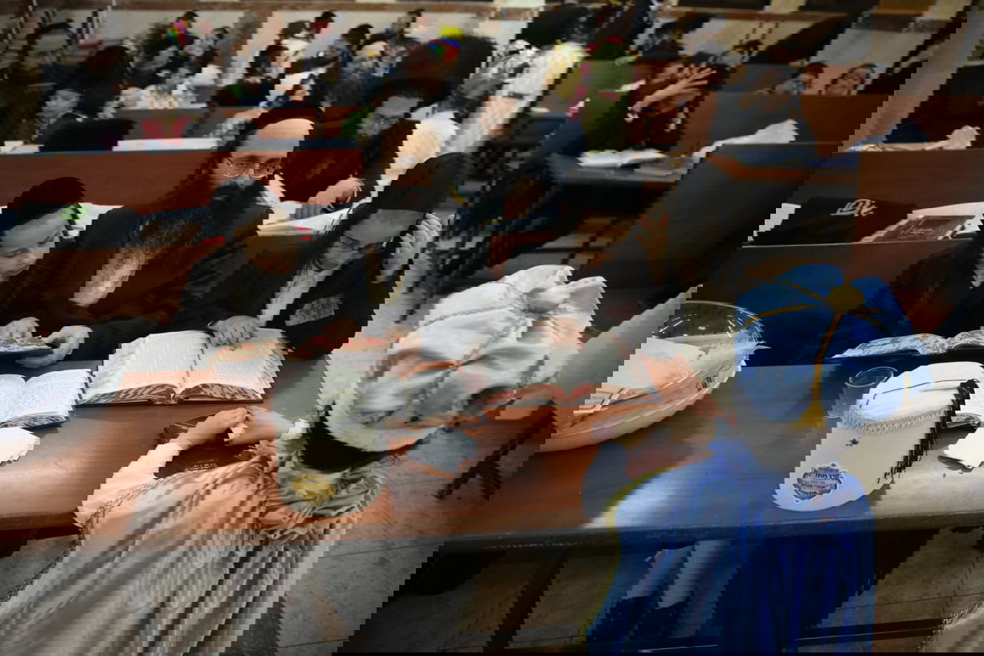 חגיגות פורים ברחובות העיר בני ברק. תיעוד