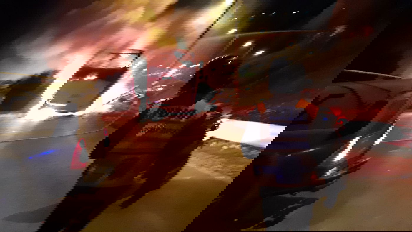 שומרון: אוטובוס עלה בלהבות ונשרף כליל