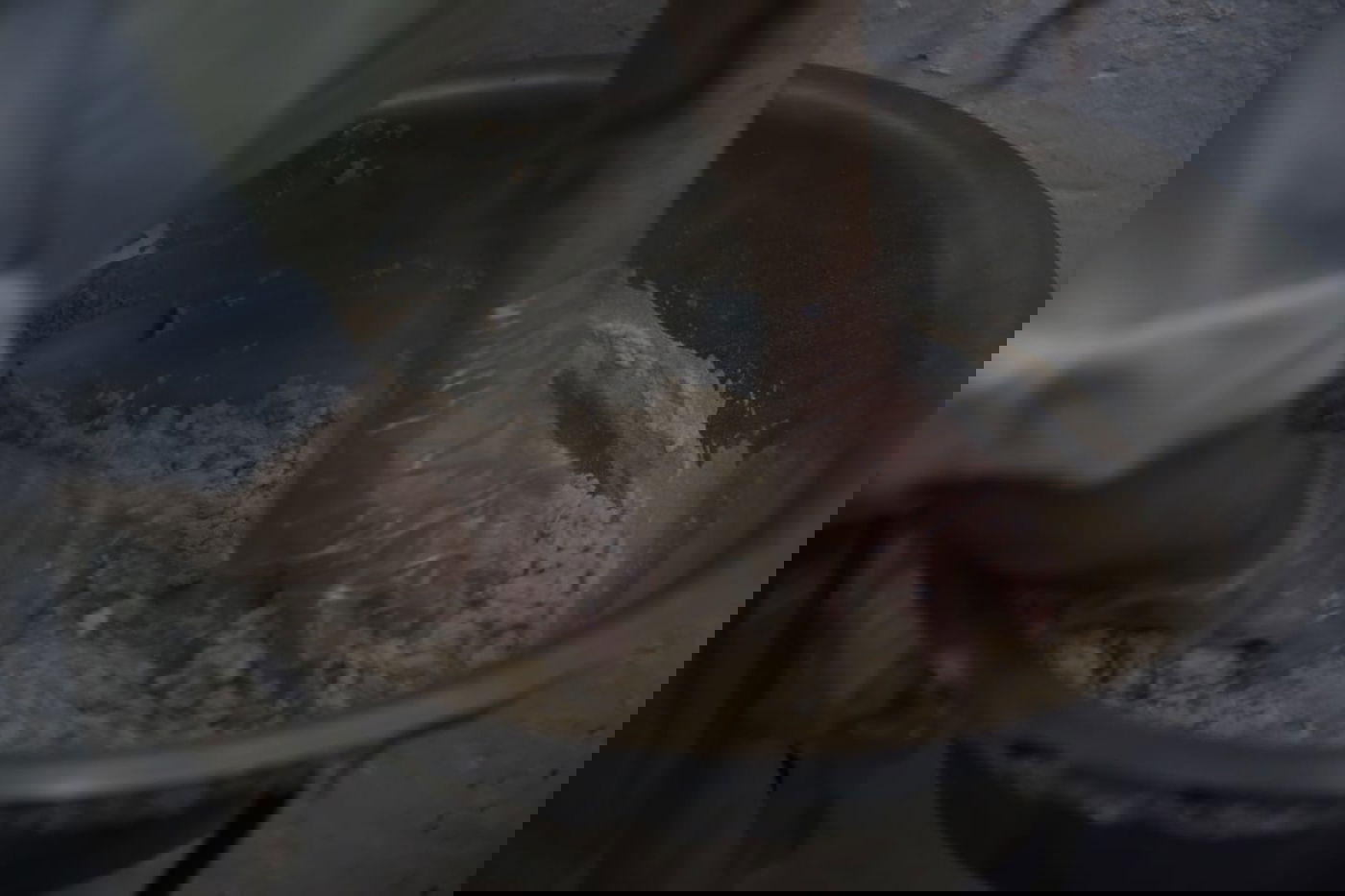 כך אופים מצות בשוק מאה שערים • גלריה