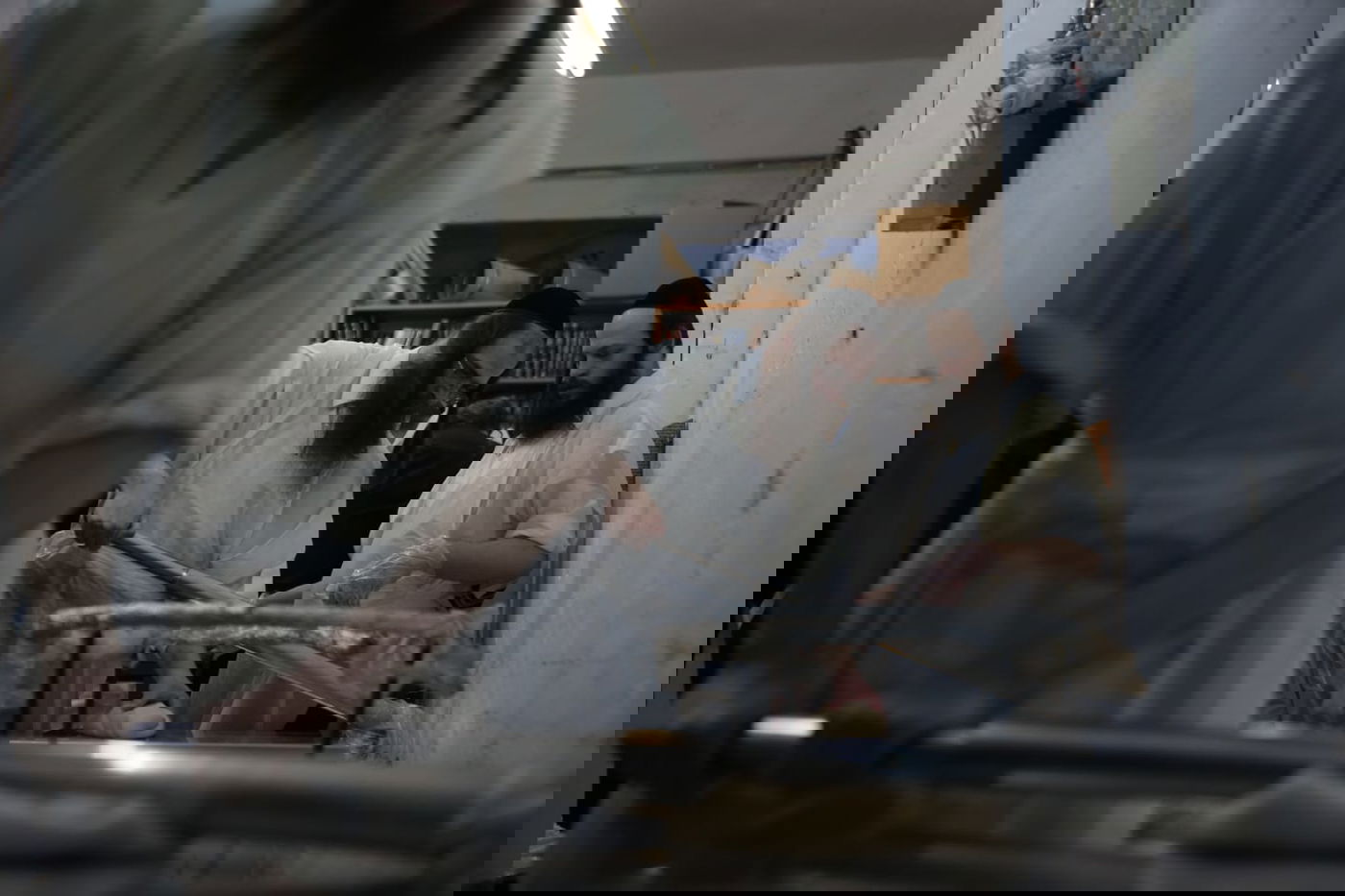 כך אופים מצות בשוק מאה שערים • גלריה