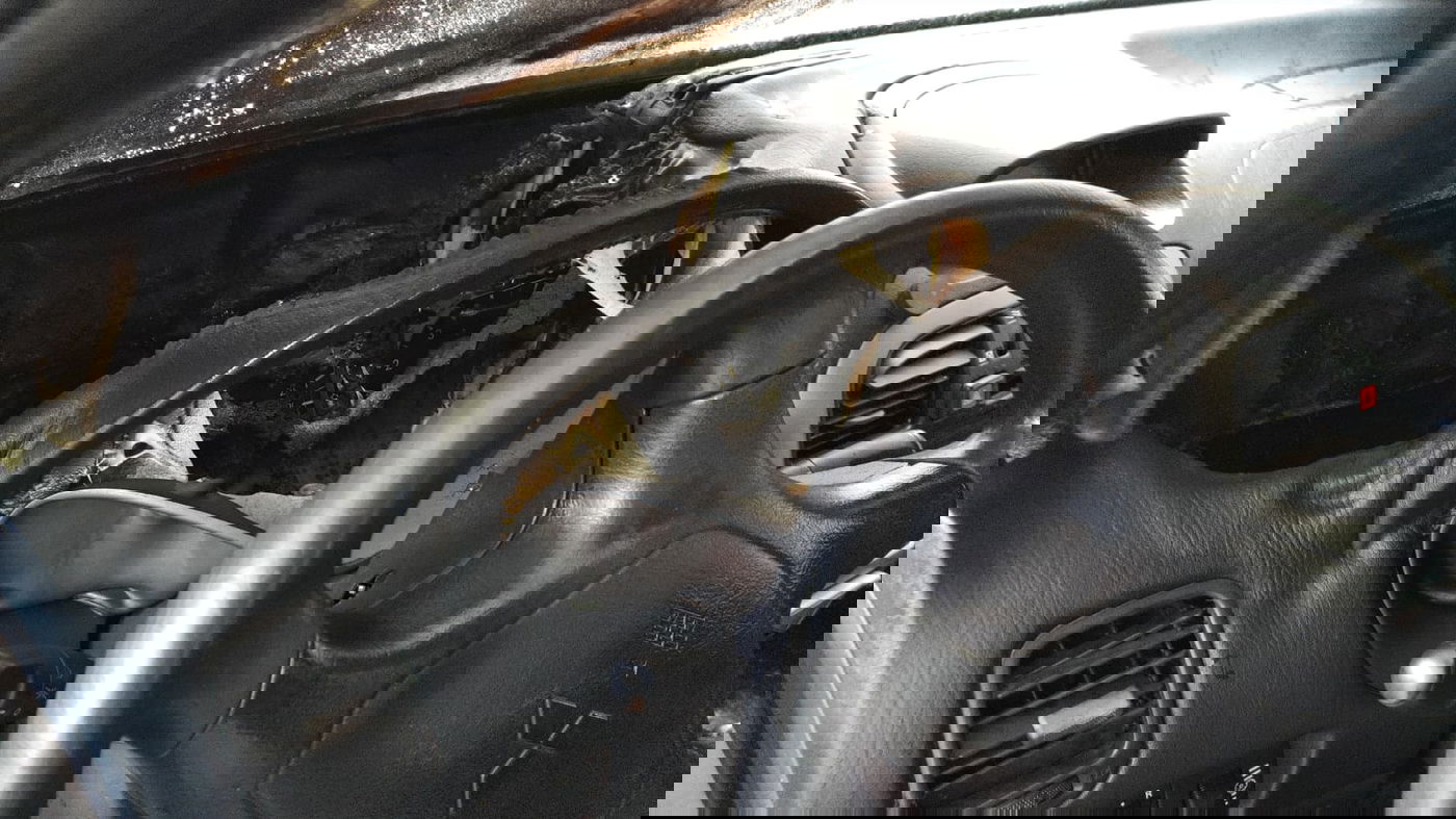 רכבו של האברך - נשרף; כך הוא הגיב • צפו