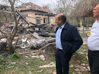 בנט על תקיפות צה"ל: "קשקוש שלא עובד"