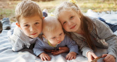 בכורים? בני זקונים? ילדי 'סנדוויץ''? הנה מה שזה אומר עליכם