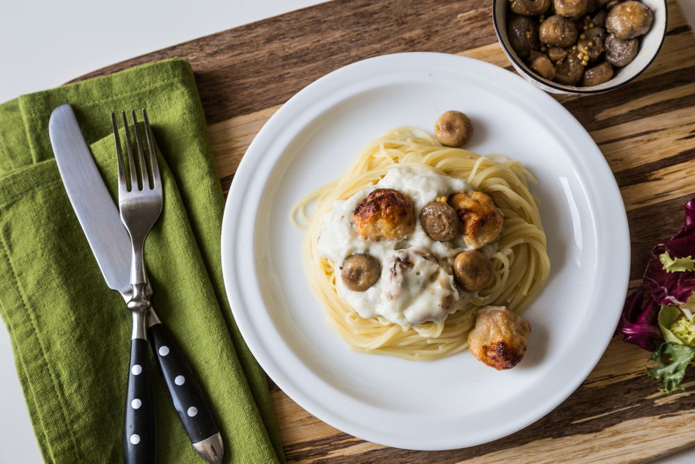 כדורי בשר שבדיים ברוטב