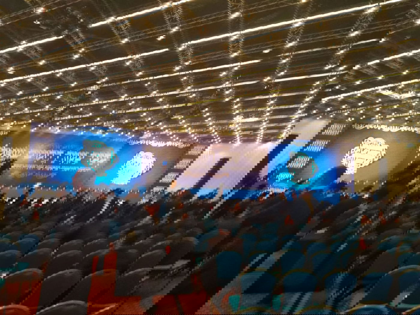 שידור חי: לראשונה הגר"מ מאזוז הגיע לכינוס יהדות התורה