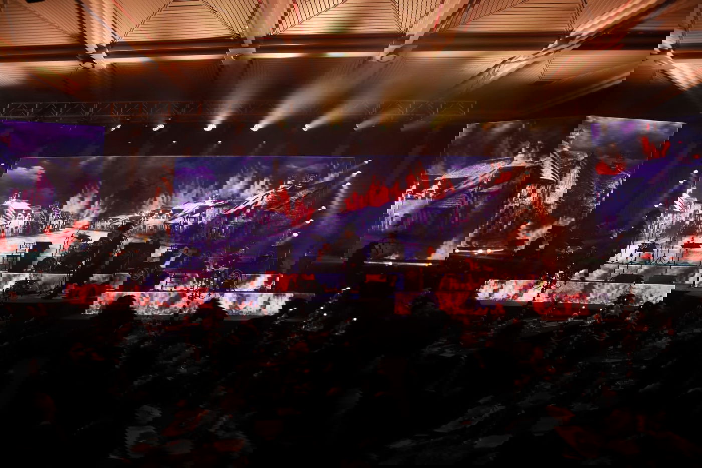 צאנז לבשה חג: תיעוד הכינוס והכנסת ספר תורה