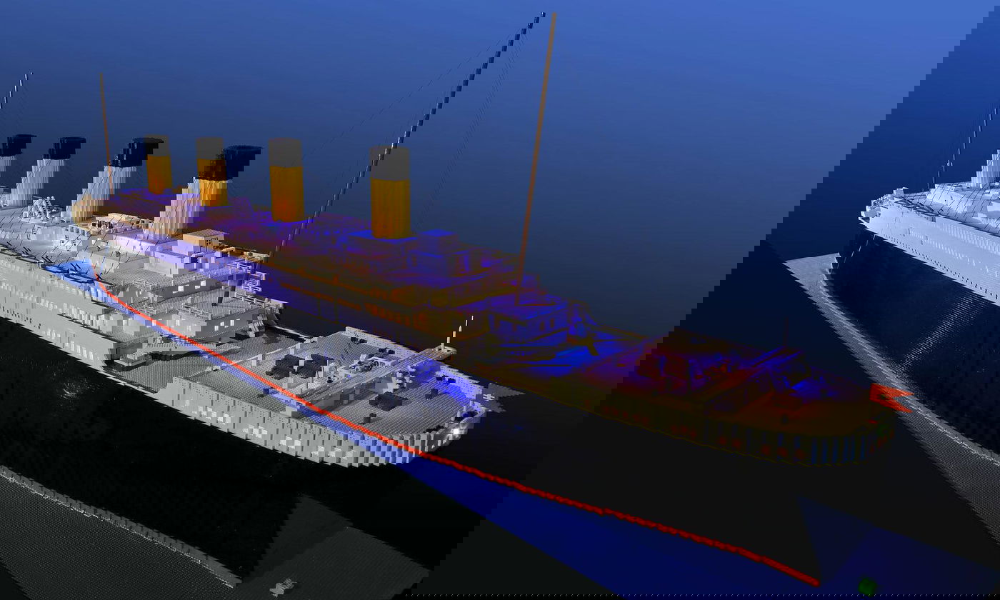 בן 10 עם אוטיזם בנה את אוניית הטיטניק הגדולה בעולם, מלגו