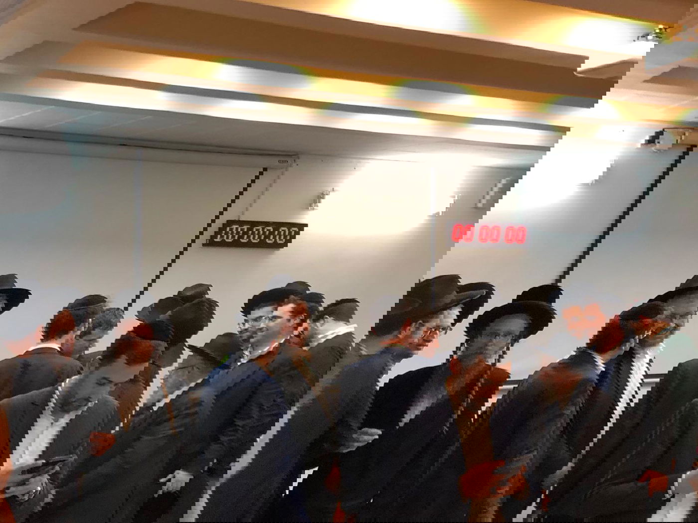 הגר"י רוזן תקף את ש"ס; קהילות הליטאים גיבו את גרינברג