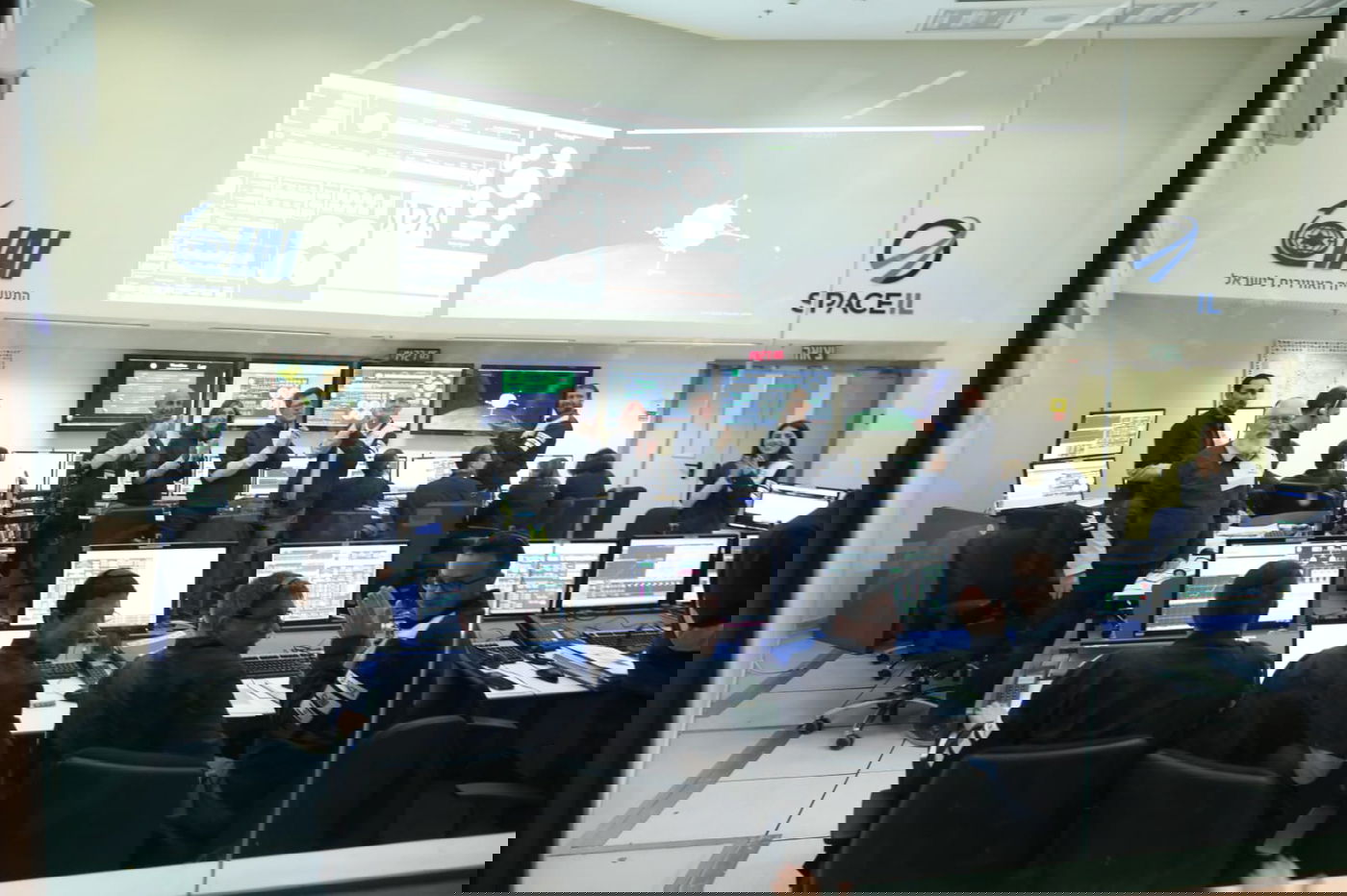 המעקב בישראל אחרי ביצוע התמרון.