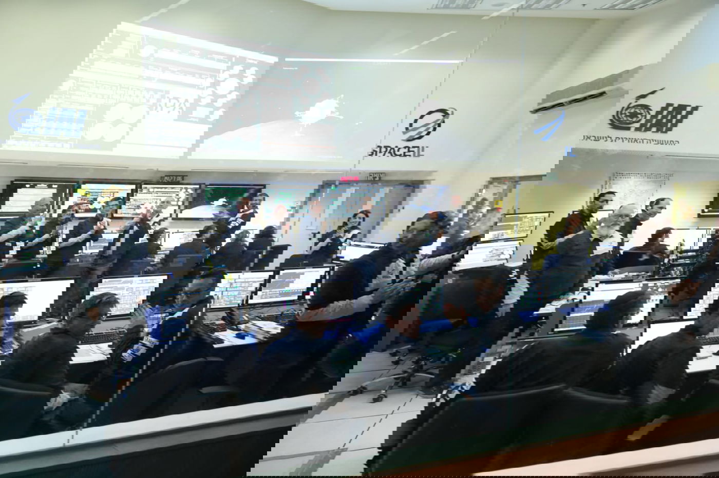 המעקב בישראל אחרי ביצוע התמרון.