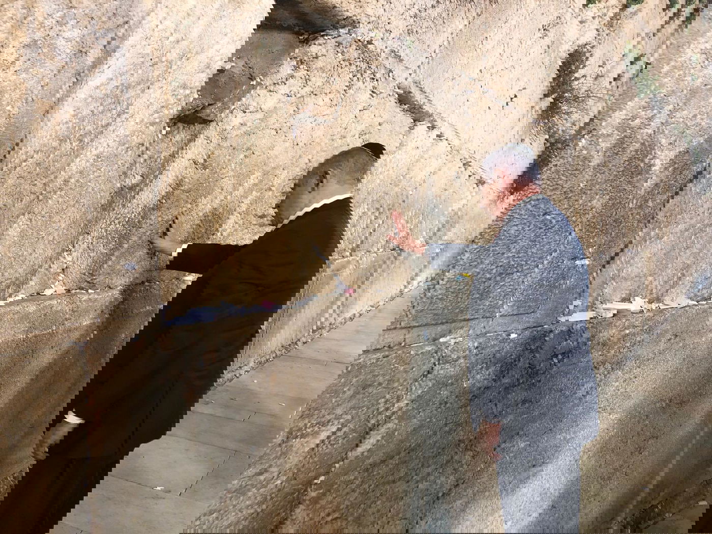 רגע לפני הסוף: נתניהו הגיע להתפלל בכותל