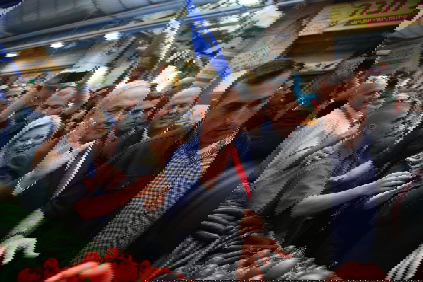 נתניהו  לחוץ? יצא לשכנע בשוק מחנה יהודה