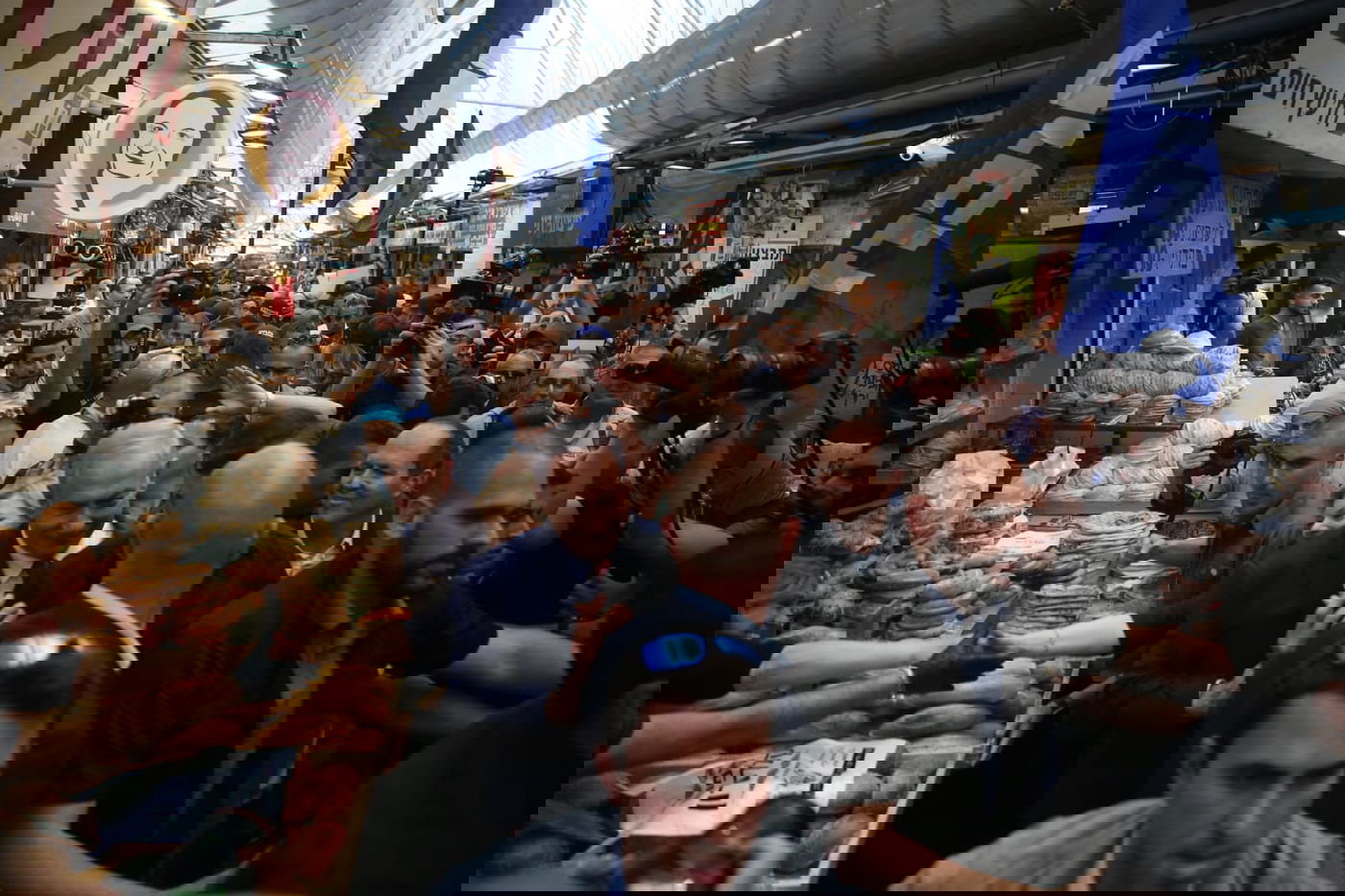 נתניהו  לחוץ? יצא לשכנע בשוק מחנה יהודה