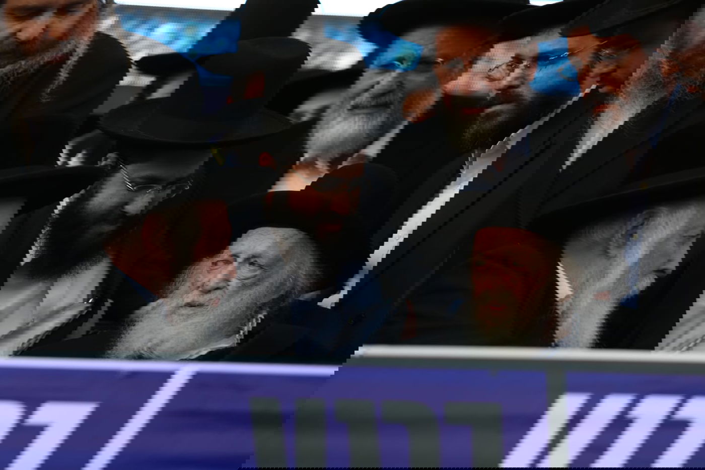 שידור חוזר: האדמו"ר מגור ומרן שר התורה על במה אחת • צפו