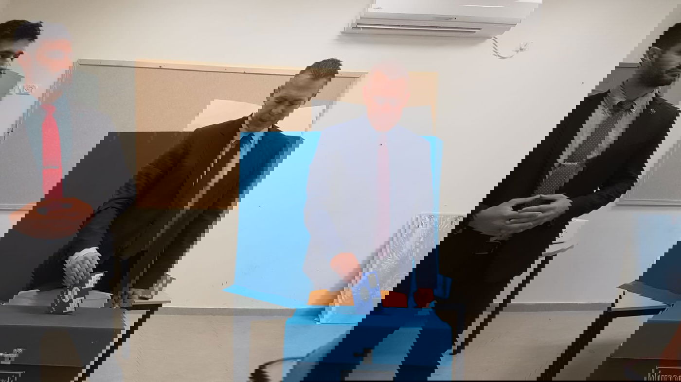 ישראל בוחרת • שעה וחצי לסגירת הקלפיות - 52% הצבעה