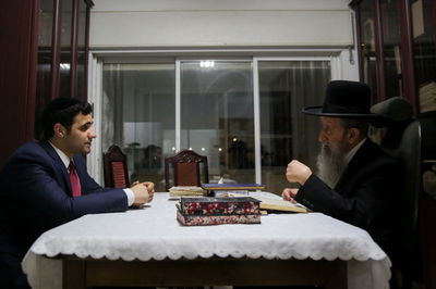 הגרב"צ מוצפי בראיון נדיר; פורץ בבכי: "תחזרו למקור"