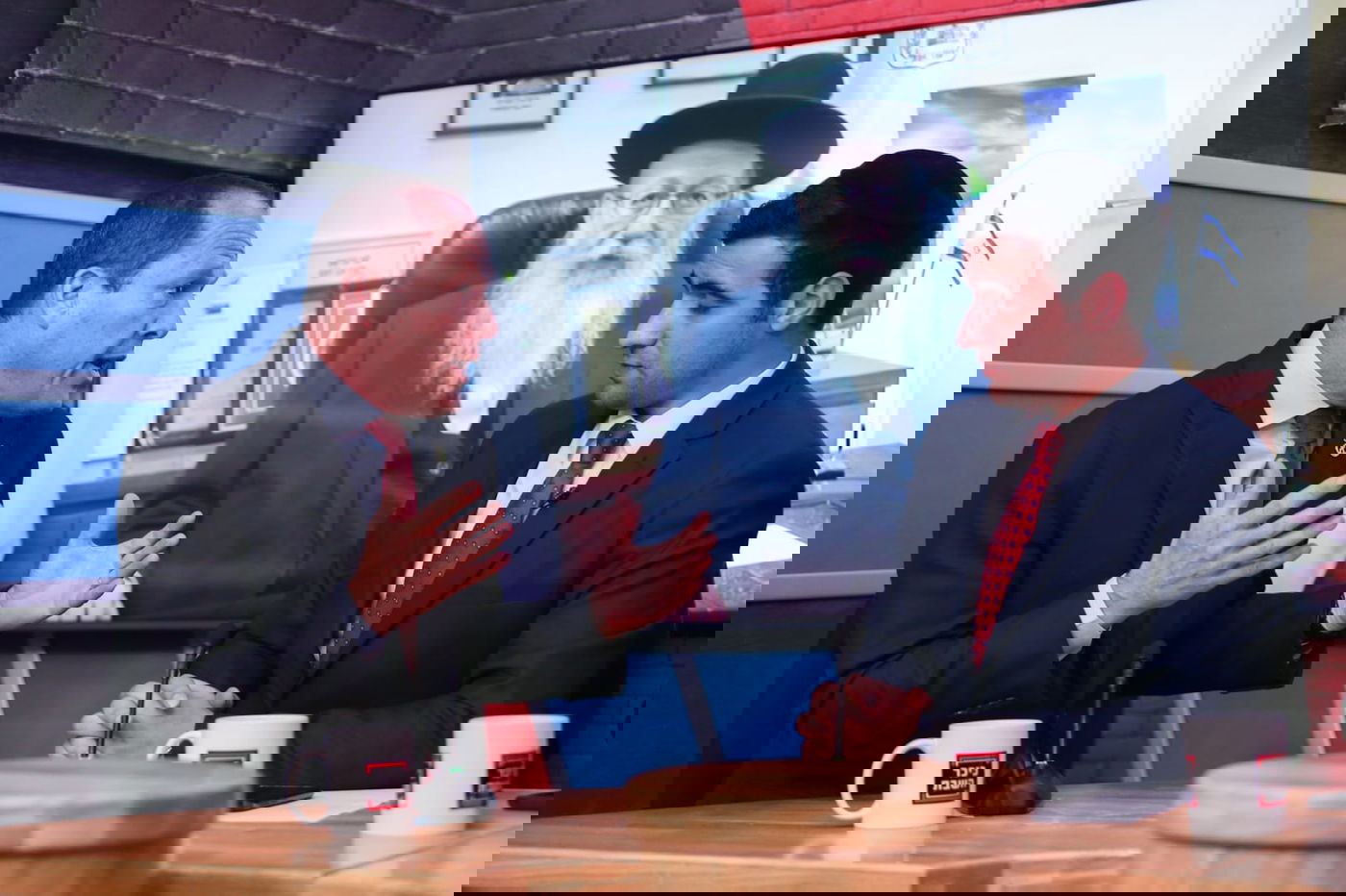 משדר ערב הבחירות ב'אולפן כיכר' • גלריה