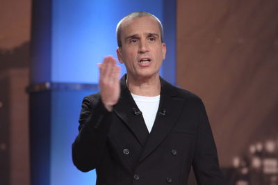 אברי גלעד נגד כלי התקשורת: "תשנו תדר"