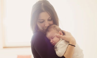 רוצה לקבל משכורת לחודש במתנה וכך להאריך את חופשת הלידה?