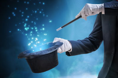 הקוסם // ישי לפידות