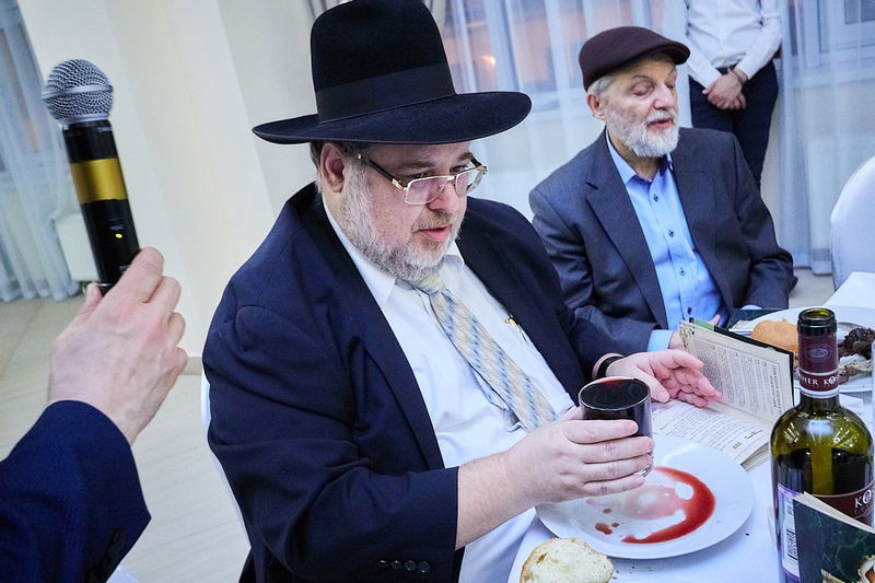 במרכז החסד היהודי במוסקבה חגגו שבע-ברכות לבת מנהל הקהילה