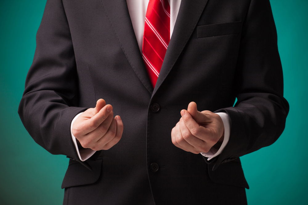 פסיכולוג: איך לבקש כסף מחברים בלי לסבול ממבוכה