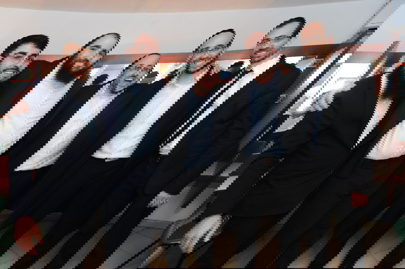 ליפא שמעלצר ופיני איינהורן: 'והיא שעמדה'