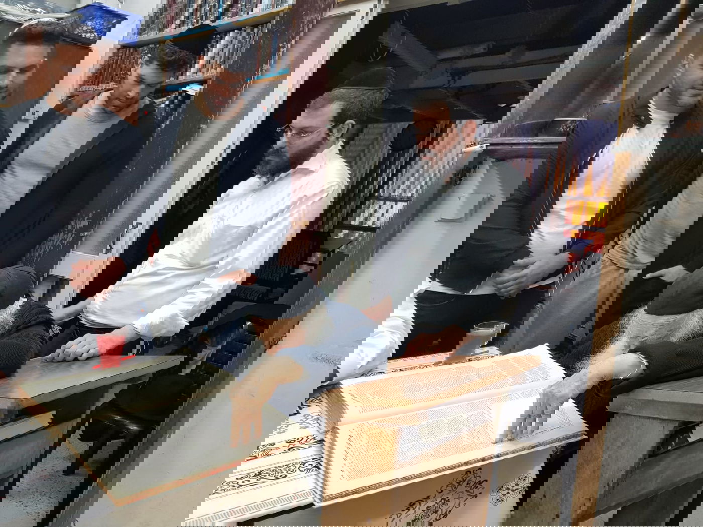 המדליסט ואחיו הספורטאי התברכו אצל שר התורה