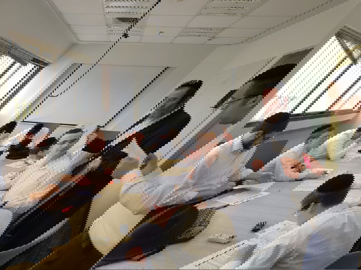 סופרים קולות בבית 'דגל', היום