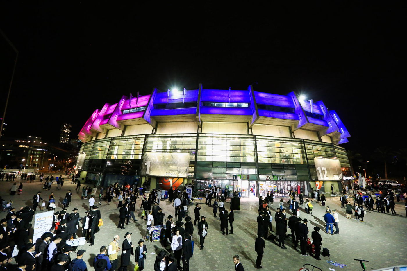 החב"דניקים מילאו את נוקיה ביום הולדתו של הרבי מליובאוויטש‬