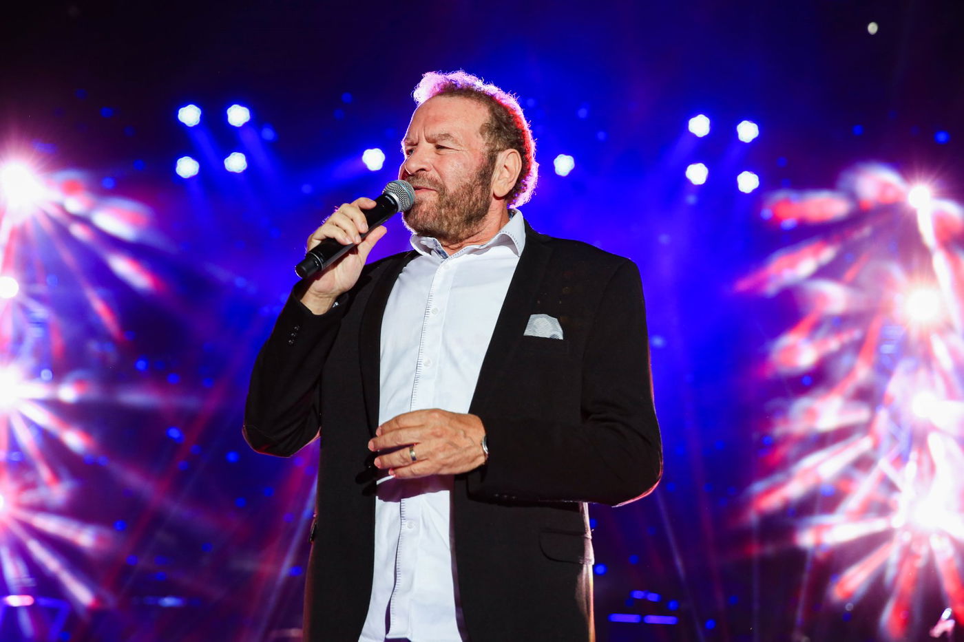 החב"דניקים מילאו את נוקיה ביום הולדתו של הרבי מליובאוויטש‬