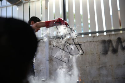 ערב פסח: כך מגעילים כלים בטבריה • צפו